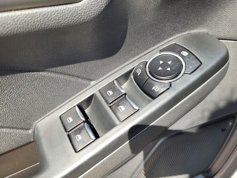 Ford Escape Vehicle Image 18