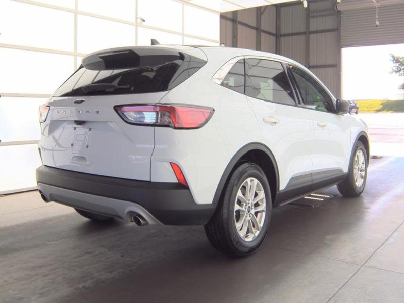 Ford Escape Vehicle Image 02