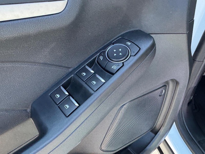 Ford Escape Vehicle Image 18