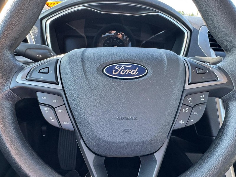 Ford Fusion Hybrid Vehicle Image 19