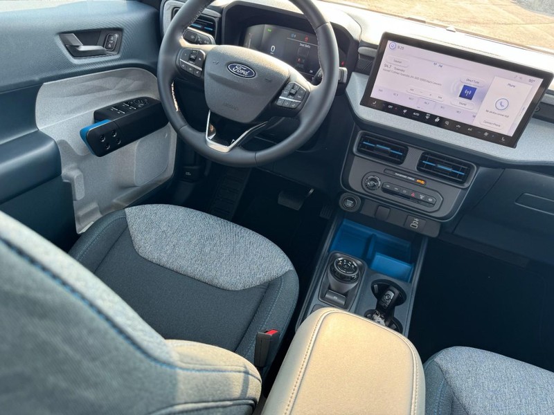 Ford Maverick Vehicle Image 14