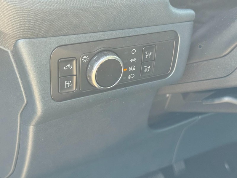 Ford Maverick Vehicle Image 17
