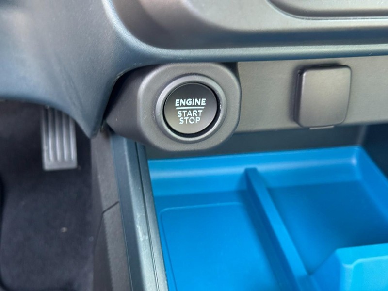 Ford Maverick Vehicle Image 20