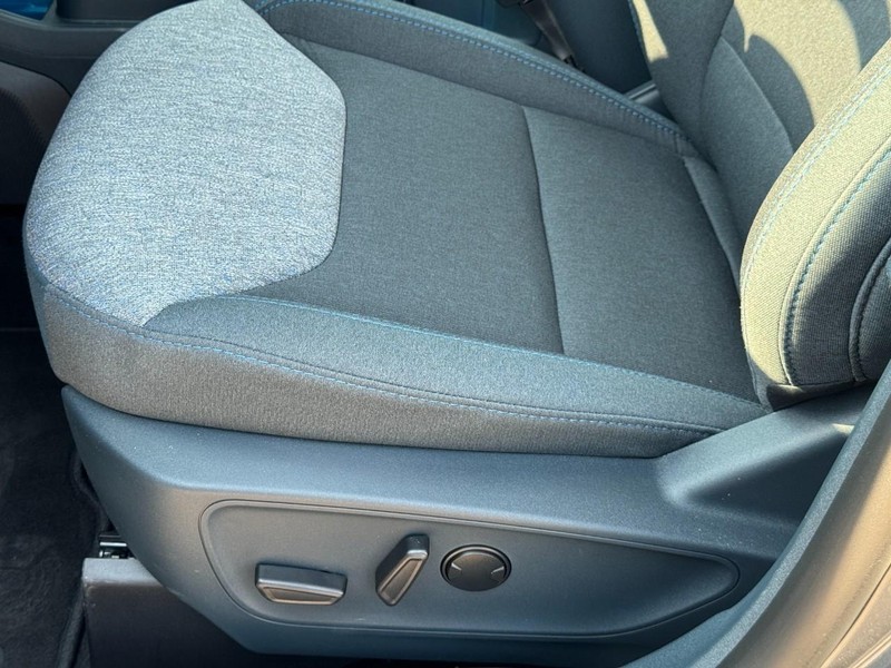 Ford Maverick Vehicle Image 23