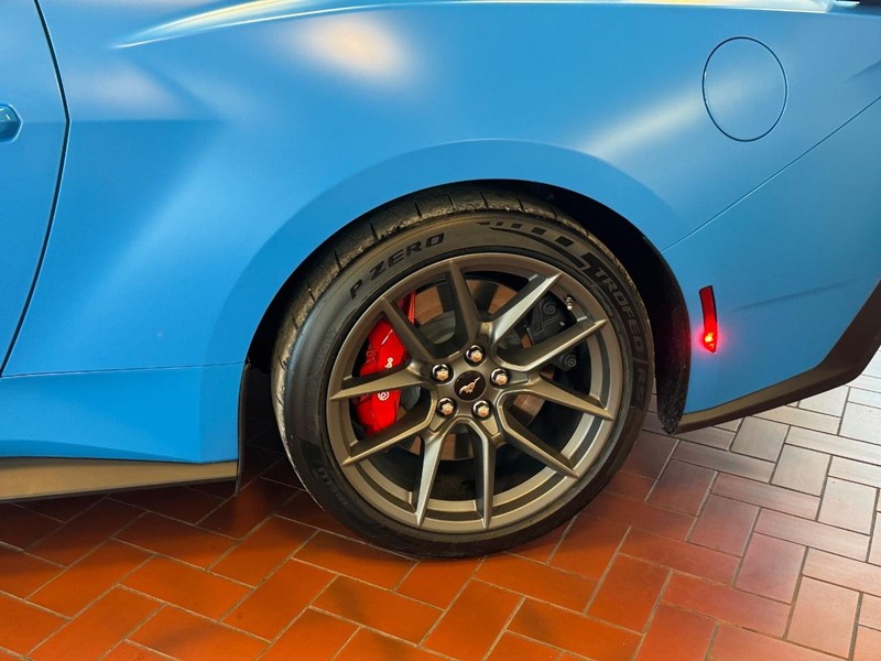 Ford Mustang Vehicle Image 11