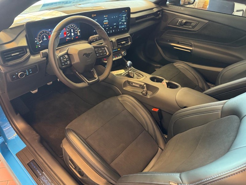 Ford Mustang Vehicle Image 13