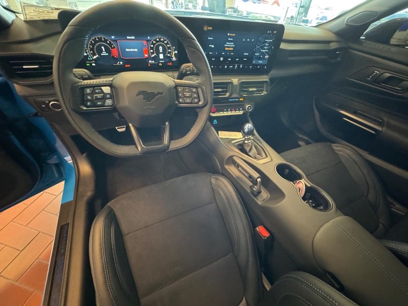 Ford Mustang Vehicle Image 14