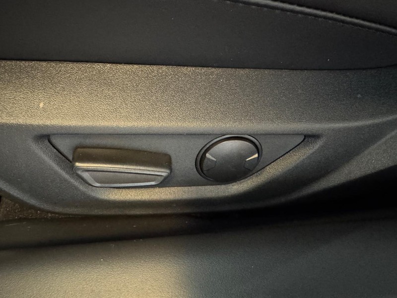 Ford Mustang Vehicle Image 17