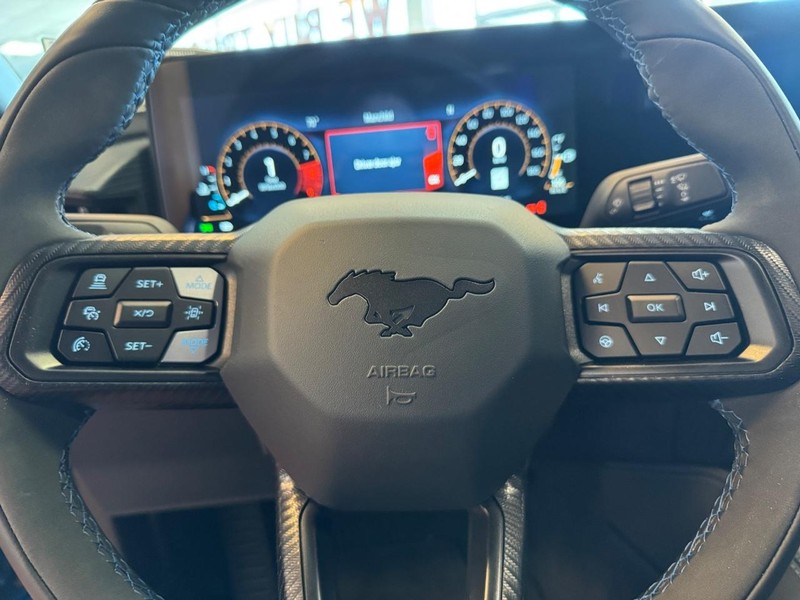 Ford Mustang Vehicle Image 18