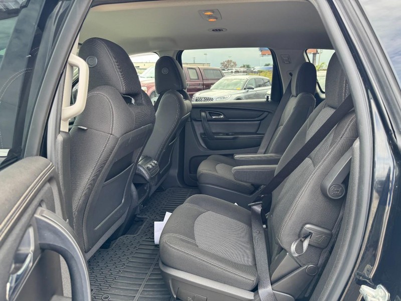 Chevrolet Traverse Vehicle Image 12