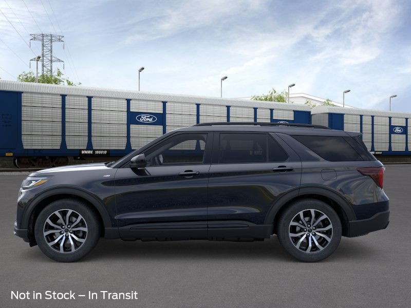 Ford Explorer Vehicle Image 04