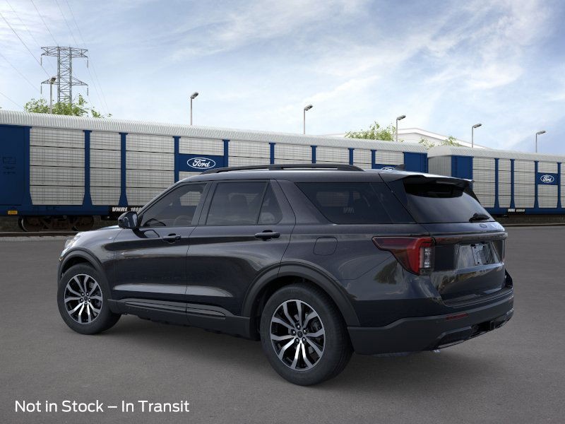 Ford Explorer Vehicle Image 05