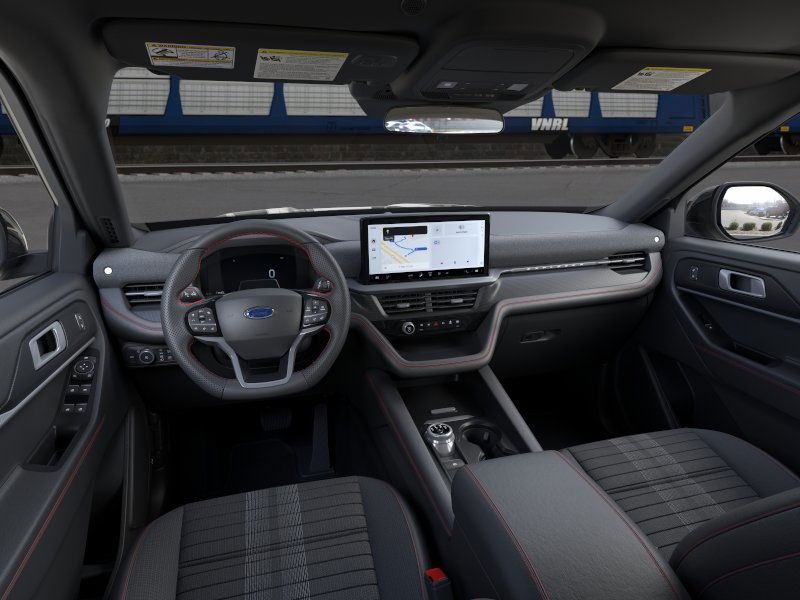 Ford Explorer Vehicle Image 11