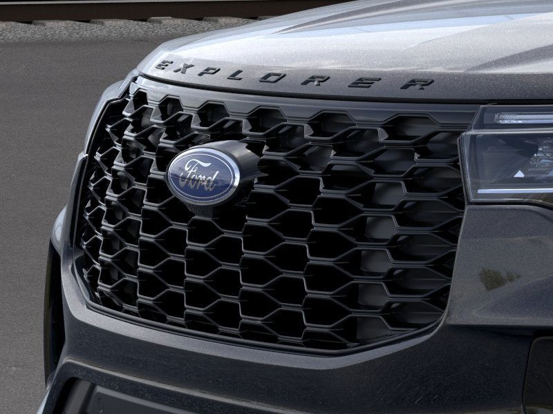 Ford Explorer Vehicle Image 19