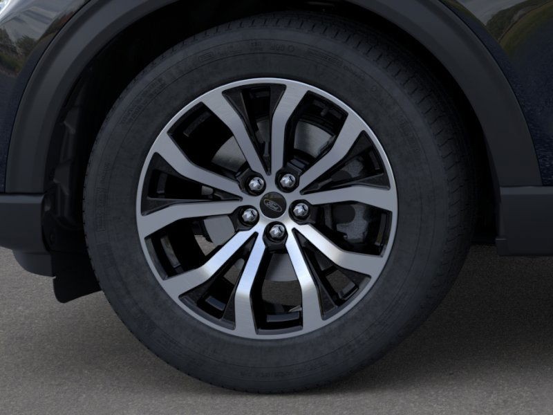 Ford Explorer Vehicle Image 21