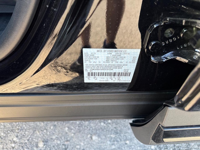 Ford Explorer Vehicle Image 27