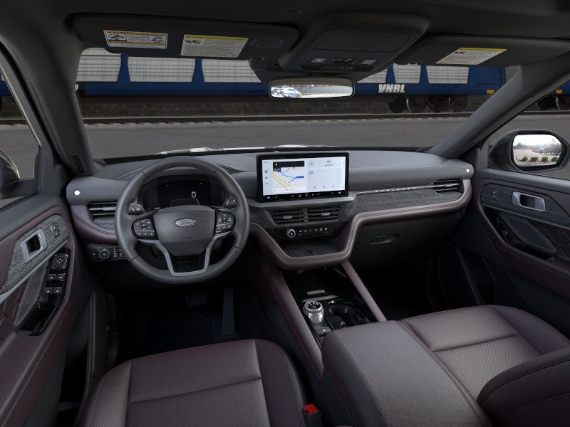 Ford Explorer Vehicle Image 11
