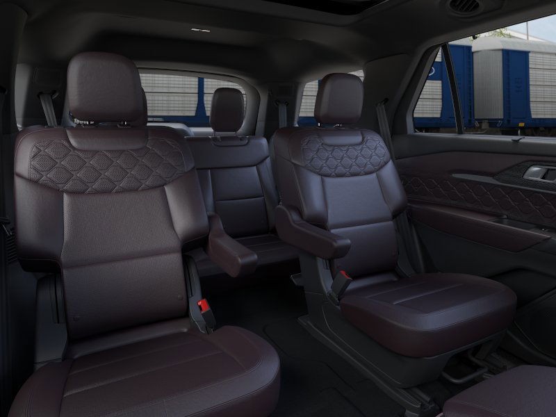 Ford Explorer Vehicle Image 13