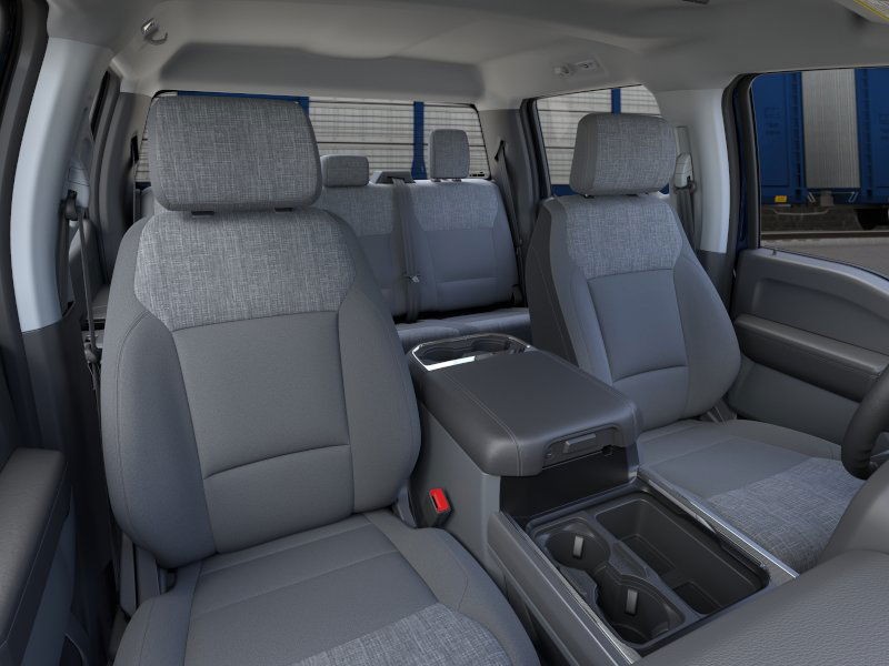 Ford Super Duty F-250 SRW Vehicle Image 12