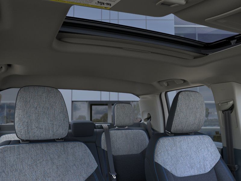 Ford Maverick Vehicle Image 14