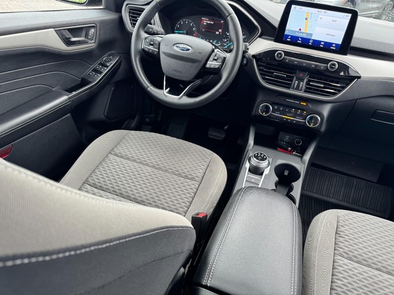 Ford Escape Vehicle Image 14