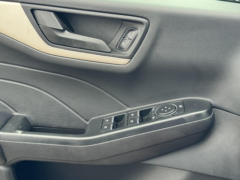 Ford Escape Vehicle Image 24