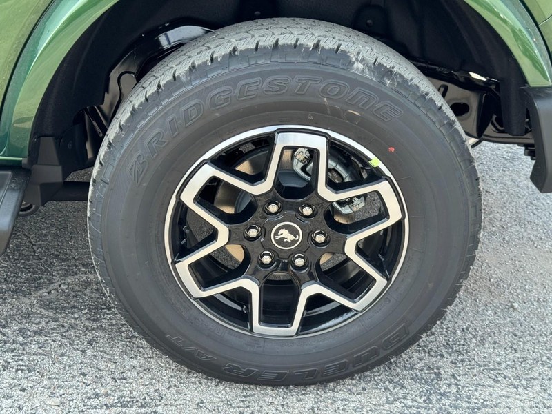 Ford Bronco Vehicle Image 11