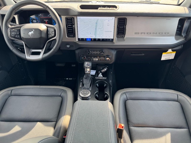 Ford Bronco Vehicle Image 15