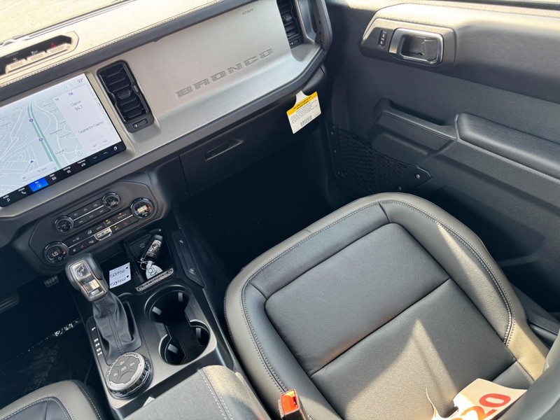Ford Bronco Vehicle Image 16