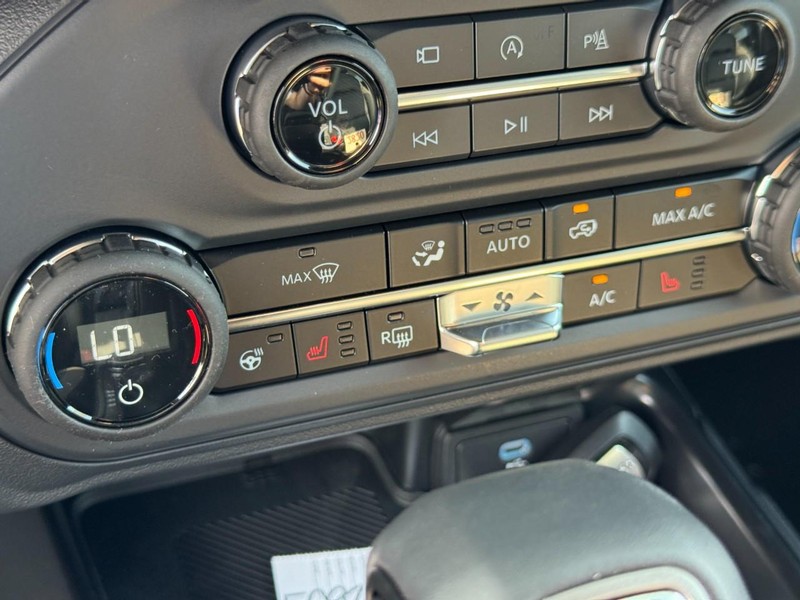Ford Bronco Vehicle Image 23