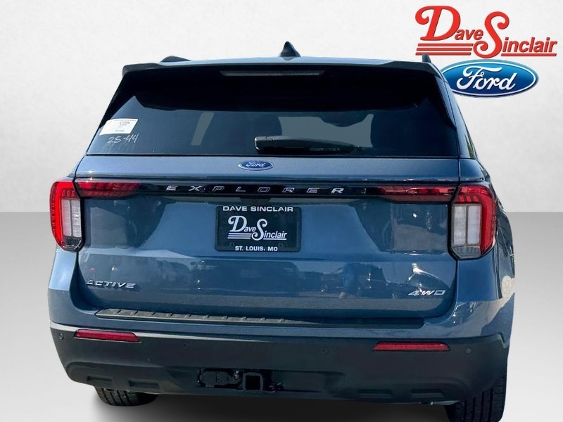 Ford Explorer Vehicle Image 08