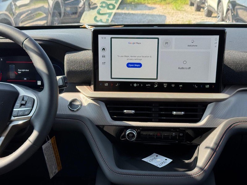 Ford Explorer Vehicle Image 16