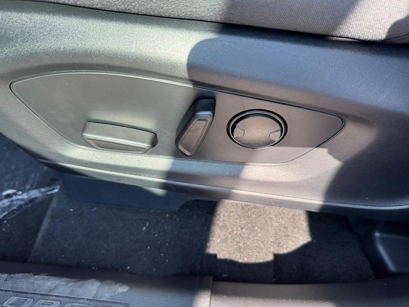 Ford Explorer Vehicle Image 18