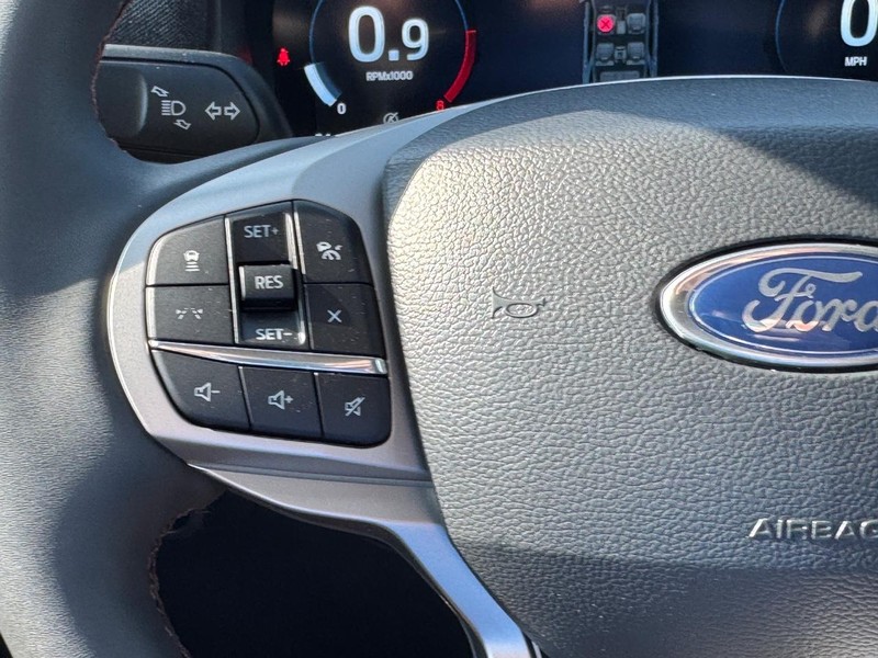 Ford Explorer Vehicle Image 21