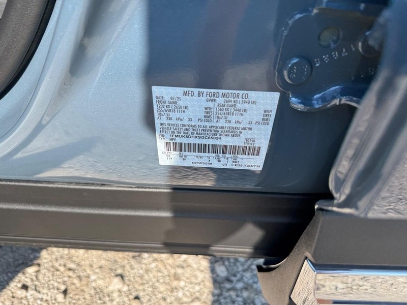 Ford Explorer Vehicle Image 25