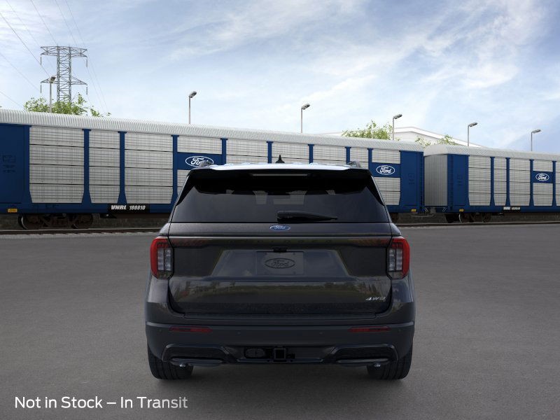 Ford Explorer Vehicle Image 07
