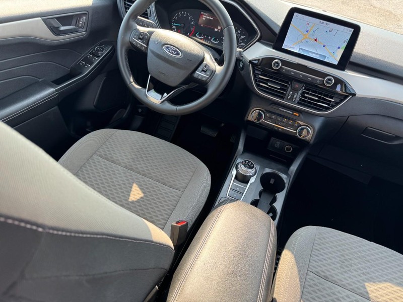 Ford Escape Vehicle Image 14