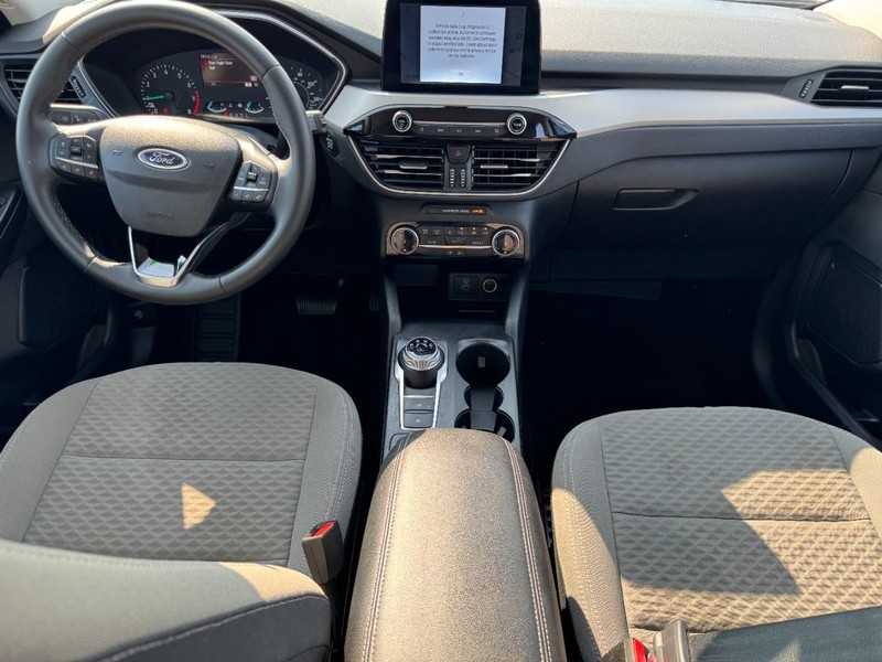 Ford Escape Vehicle Image 15
