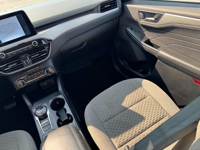 Ford Escape Vehicle Image 16