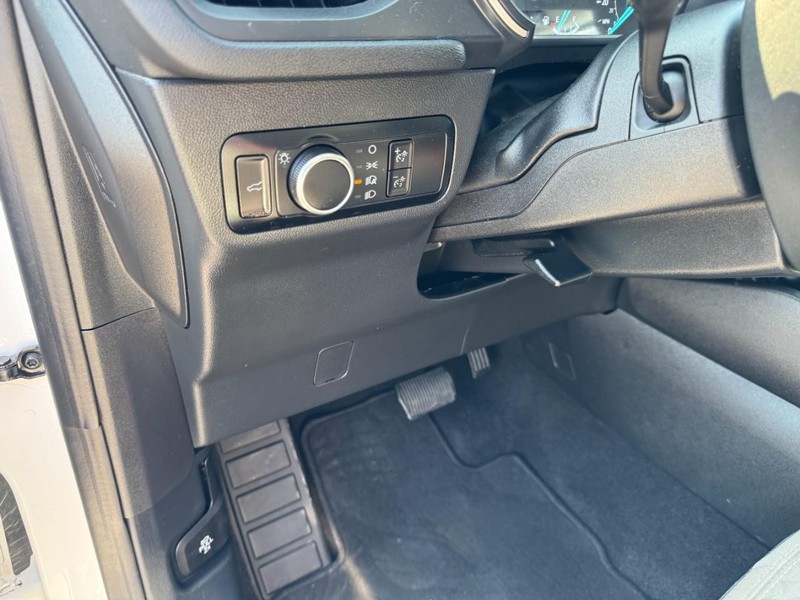 Ford Escape Vehicle Image 18