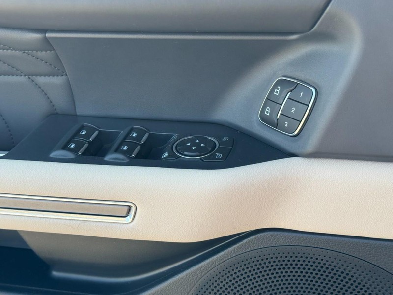 Ford Expedition Max Vehicle Image 25