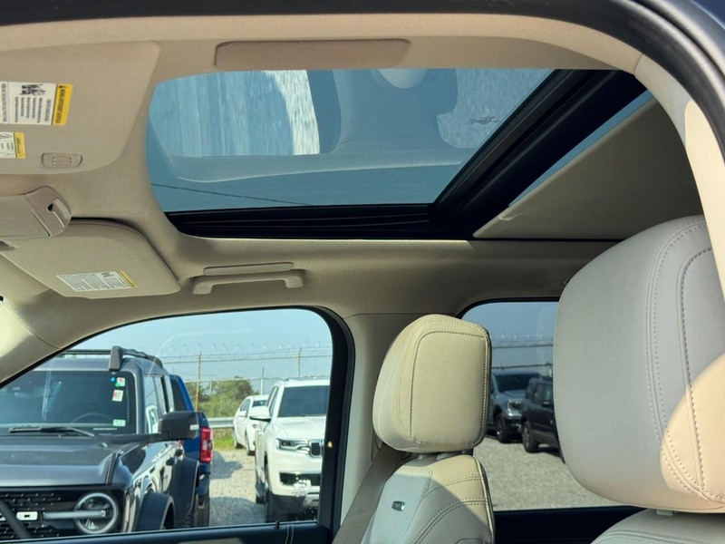 Ford Expedition Max Vehicle Image 26