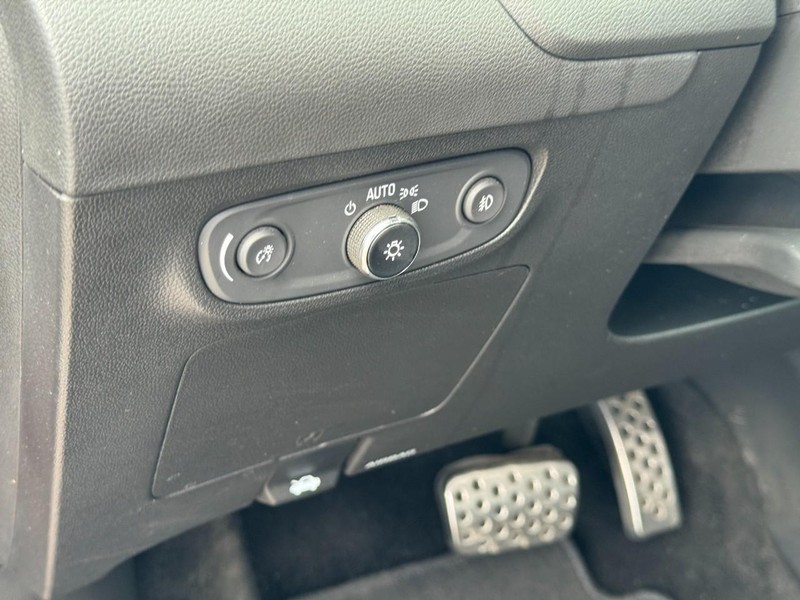 Buick Encore GX Vehicle Image 16