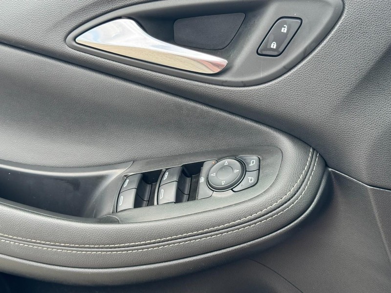 Buick Encore GX Vehicle Image 22