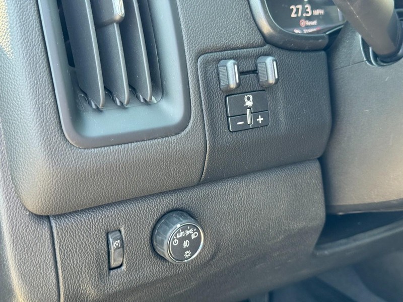 Chevrolet Colorado Vehicle Image 18