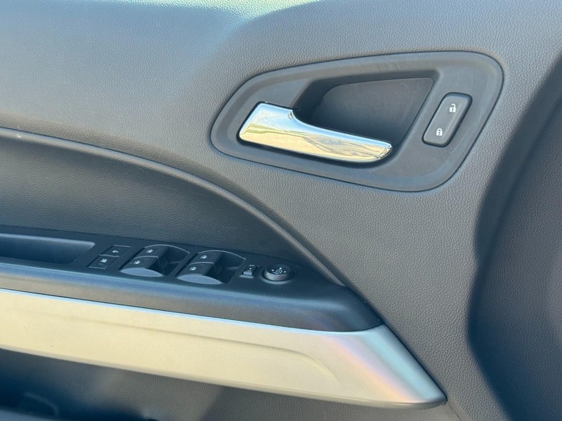 Chevrolet Colorado Vehicle Image 24
