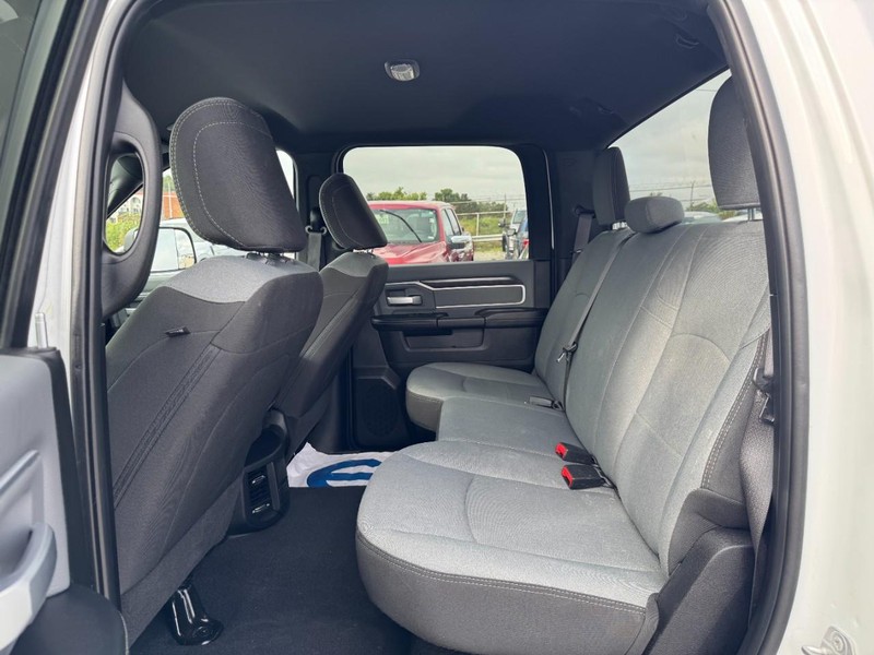 Ram 2500 Vehicle Image 12
