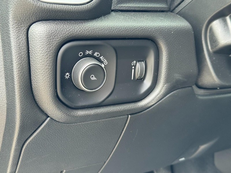 Ram 2500 Vehicle Image 17