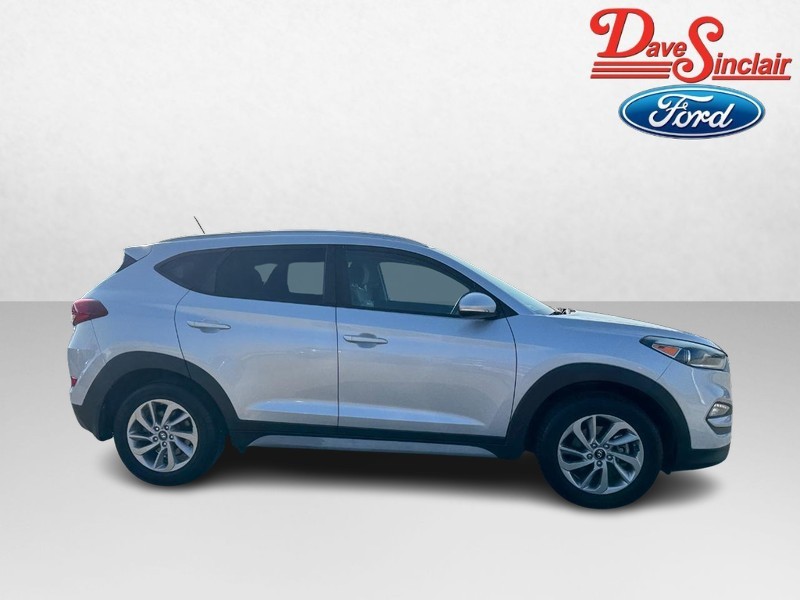 Hyundai Tucson Vehicle Image 05
