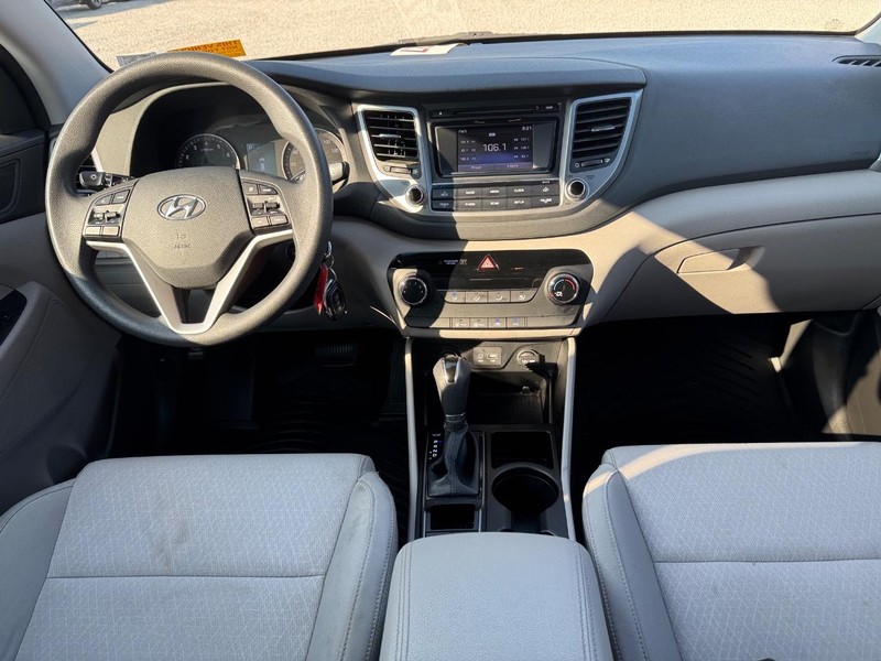 Hyundai Tucson Vehicle Image 15